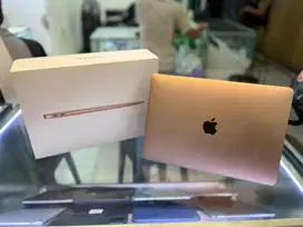 Macbook air 2019 13inch 8/256gb resmi ibox full set ori