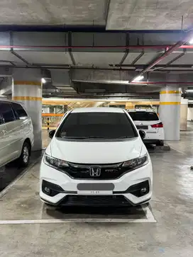 HONDA JAZZ 1.5 RS 2017 PUTIH AT 2017 SUPER LOW KM!!!