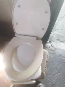 Tutup WC duduk warna putih