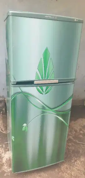 Di jual kulkas 2 pintu siap pakai
