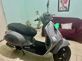 Vespa GTS Super Tahun 2022