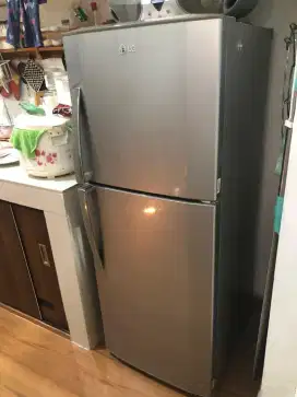 Kulkas LG 2 Pintu