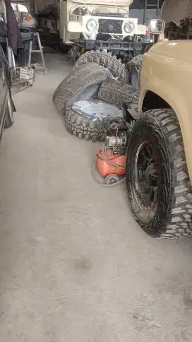 Di Cari Montir Mobil Bensin Diesel Berpengalaman