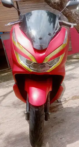 Honda PCX Tahun 2018 Warna Merah Doff