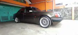 Mercedes Benz E230 Mulus Terawat