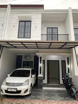 Dijual over kredit rumah 2 lantai strategis bebas banjir nempel GDC