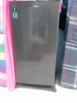 kulkas 1 pintu merek AQUA