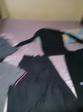 Baju bekas pakai atas bawah
