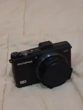 OLYMPUS XZ1 f/1.8 CCD SENSOR RARE
