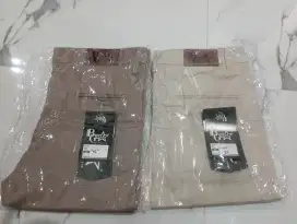 Celana chinos baru