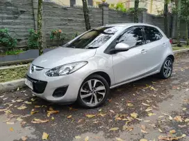 Mazda2 V 1.5 AT 2012