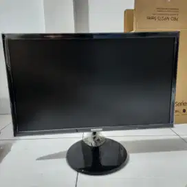 Monitor Samsung S22F350FHE 22 Inci Bekas - Lengkap Siap Pakai!