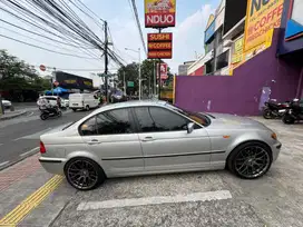 BMW 318i 2003 Bensin