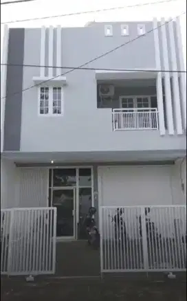 Rumah 2 Lantai Siap Huni Pusat Kota Sidoarjo