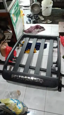 Dijual RAK atap mobil merk HUMMER kondisi second rasa baru