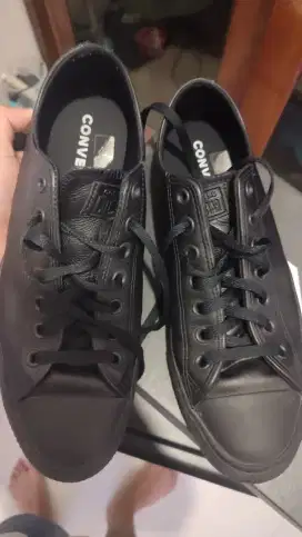 SEPATU CONVERSE ORIGINAL WARNA FULL HITAM UKURAN 42