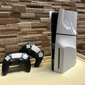 PS5 Slim Disc + 2 Stik + Game Baru!