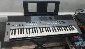 Yamaha PSR E443