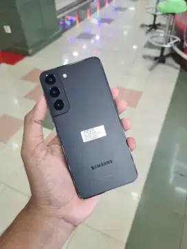 Samsung S22 8/128gb black mulus siap pakai jual cepet !!