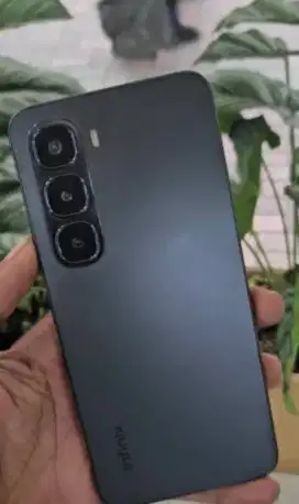 INFINIX HOT 60i 
Ram 8+8 internal 256 GB