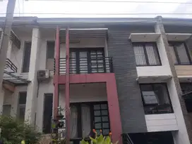 Disewakan Rumah 2 Lantai dalam Komplek Di Limo Depok