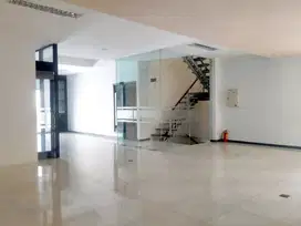 Dijual Bangunan ex Kantor Dharmahusada Indah Timur dekat Galaxy Mall