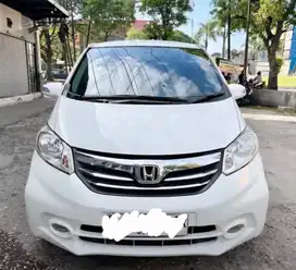 Honda Freed E PSD Facelift 2012 warna putih orchid mutiara