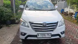 DIJUAL KIJANG INNOVA V LUXURY MATIC TAHUN 2014