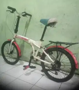 Sepeda lipat ukuran ban 20