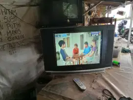 jual tv 21in slim polytron nomines harga 350 nego siap antar