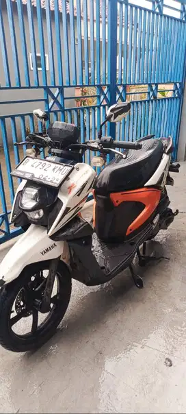 Yamaha Xride tahun 2019 warna putih orange