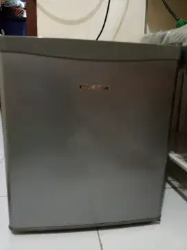 dijual kulkas kecil merk hisense
