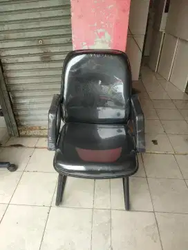 Kursi hadap restorasi