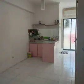 Dijual Casablanca East Residence tower BB lt 15 view pool Kosongan