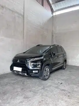 XPANDER 1.5 CROSS MATIC 2022 HITAM