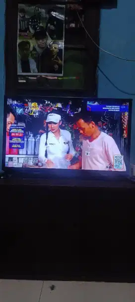 POLYTRON DIGITAL TV 32 INCH
