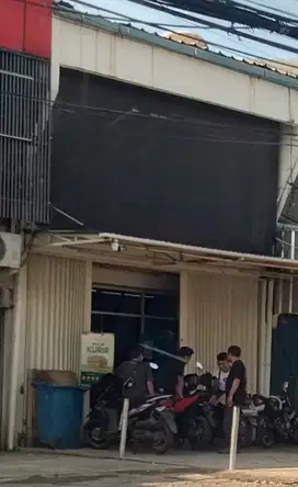 Disewakan Ruko Siap Pakai Lokasi Strategis Jalan Raya Pluit