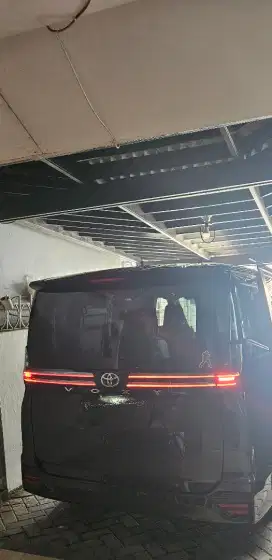 Toyota voxy 2022