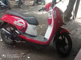 Di jual scoopy 2016 srt komplit