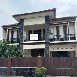 dijual rumah di jalan kaliurang yogyakarta cocok untuk koskosa