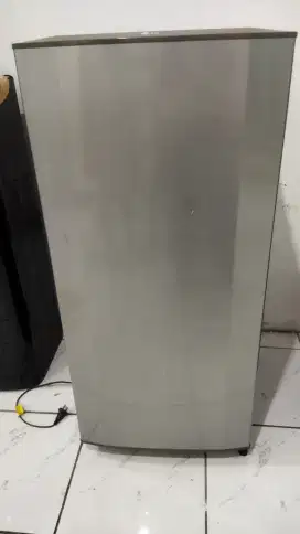 Kulkas 1 pintu merk LG