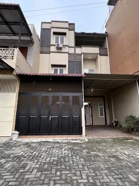 Rumah 3 Lantai di Komplek The Terace Siaphuni daerah pancing