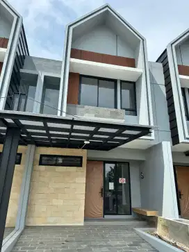 Disewakan Rumah 2 LT Bali Resort Tangerang