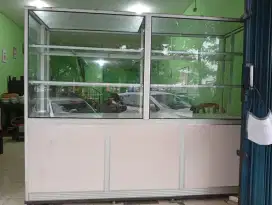 Etalase Kaca Warung - Restoran