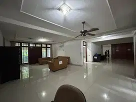 Disewakan rumah siap huni d Menteng