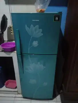 Kulkas 2 pintu Polytron