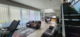 JUAL RUMAH CITRALAND UTAMA MINIMALIS 2 LANTAI ADA KOLAM RENANG GYM