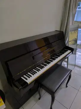 Piano Yamaha Lu-110