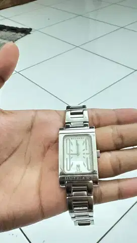 Jam BVLGARi kondisi off