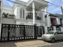 Rumah American Clasic Di Joglo Jakarta Barat